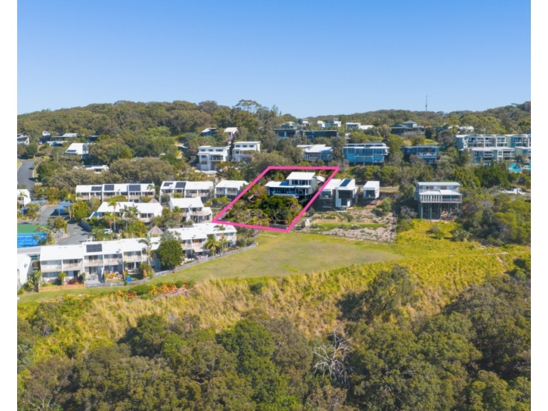 19 Cumming Parade, Point Lookout QLD 4183
