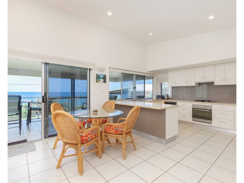 25 Mooloomba Road, Point Lookout QLD 4183
