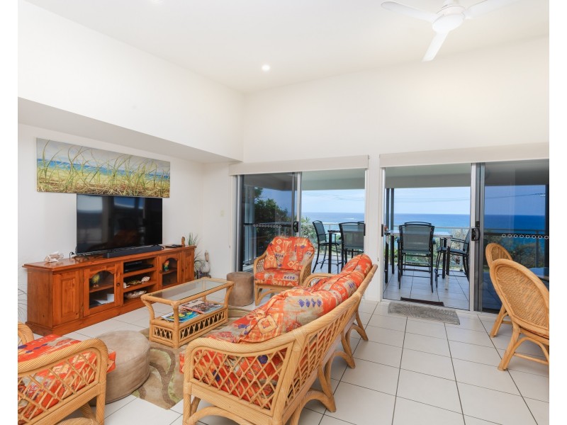 25 Mooloomba Road, Point Lookout QLD 4183