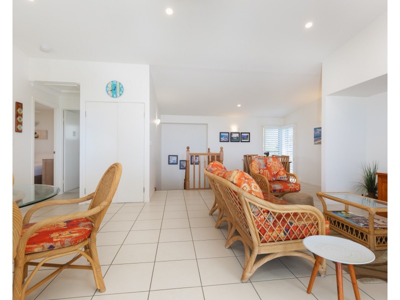 25 Mooloomba Road, Point Lookout QLD 4183