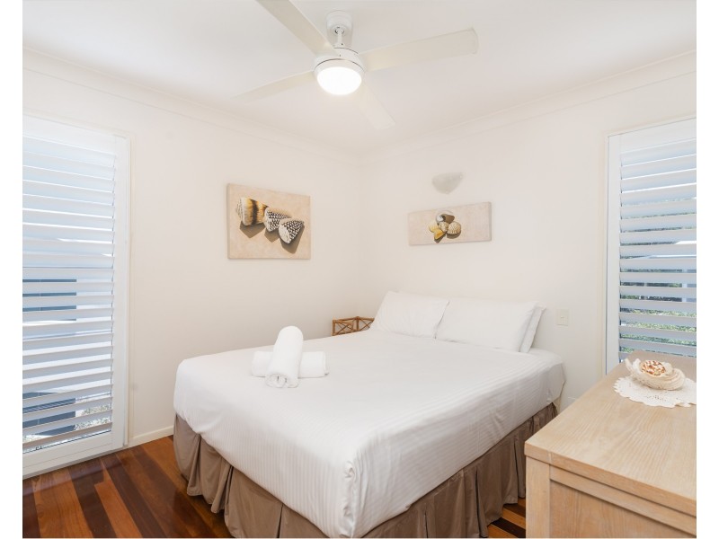 25 Mooloomba Road, Point Lookout QLD 4183