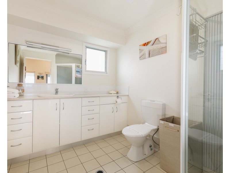 25 Mooloomba Road, Point Lookout QLD 4183