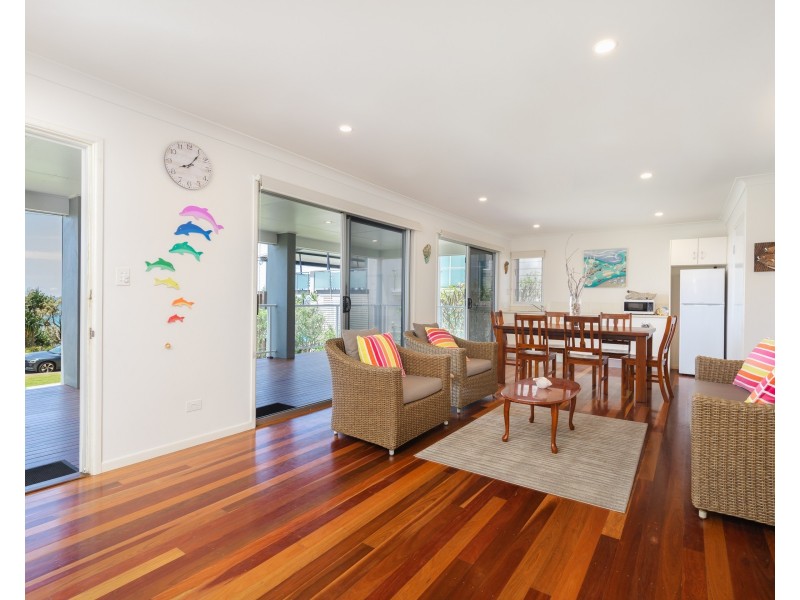 25 Mooloomba Road, Point Lookout QLD 4183