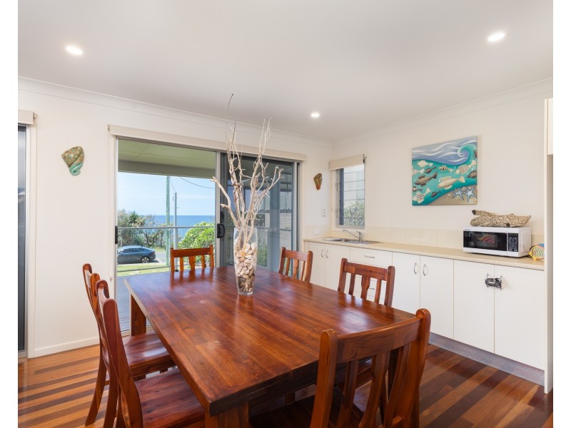 25 Mooloomba Road, Point Lookout QLD 4183