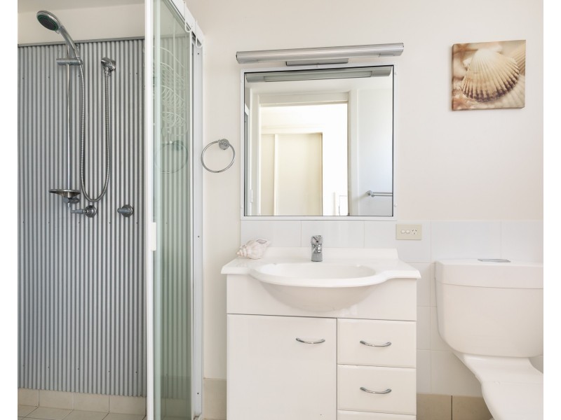 25 Mooloomba Road, Point Lookout QLD 4183