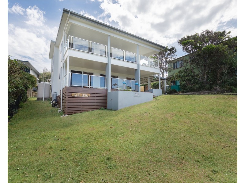 25 Mooloomba Road, Point Lookout QLD 4183