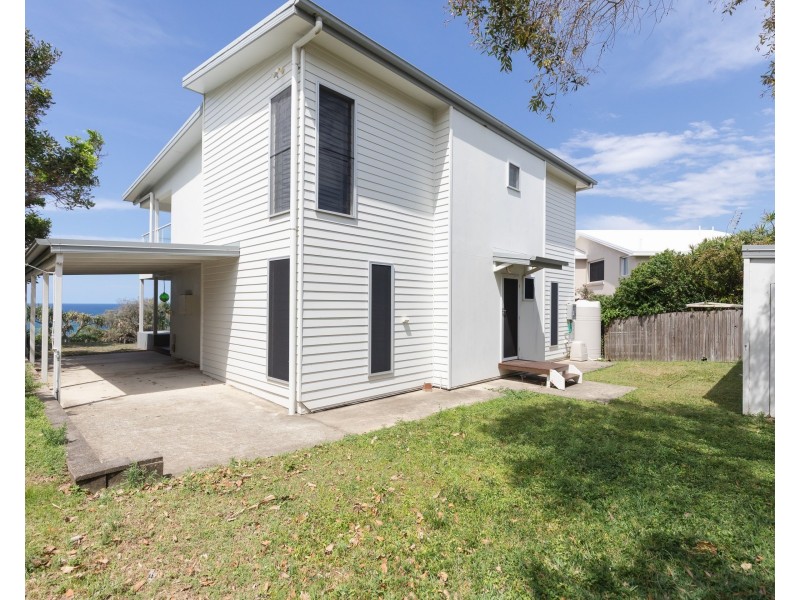 25 Mooloomba Road, Point Lookout QLD 4183