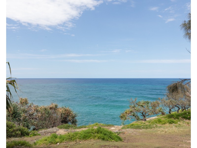 25 Mooloomba Road, Point Lookout QLD 4183