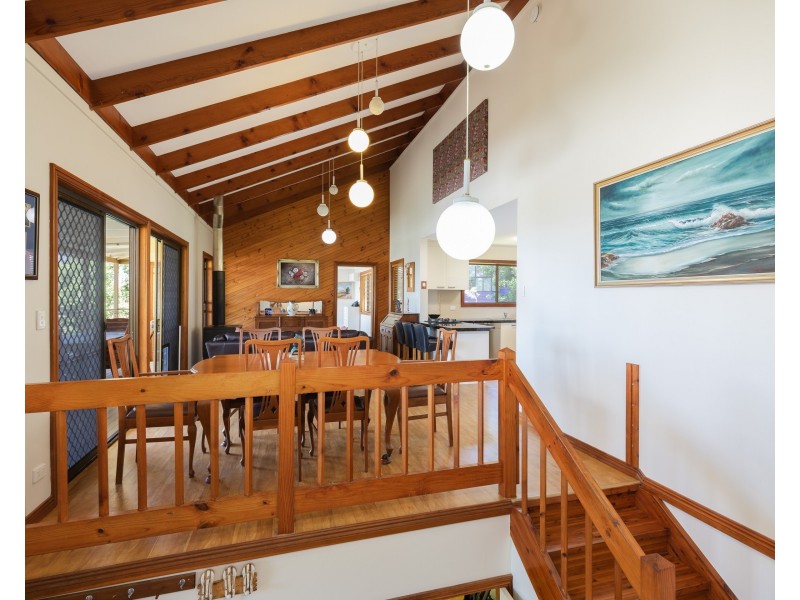 2/5 Baker Crt, Point Lookout QLD 4183