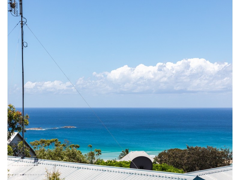 2/5 Baker Crt, Point Lookout QLD 4183