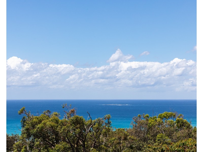 2/5 Baker Crt, Point Lookout QLD 4183