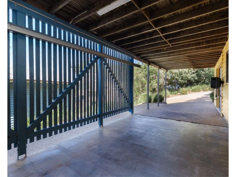 2/5 Baker Crt, Point Lookout QLD 4183