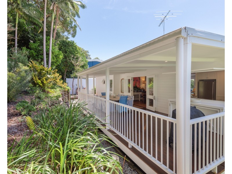 137 Dickson Way, Point Lookout QLD 4183
