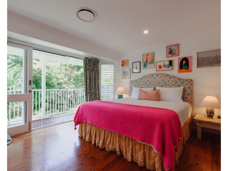 137 Dickson Way, Point Lookout QLD 4183