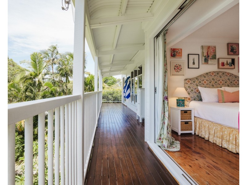 137 Dickson Way, Point Lookout QLD 4183