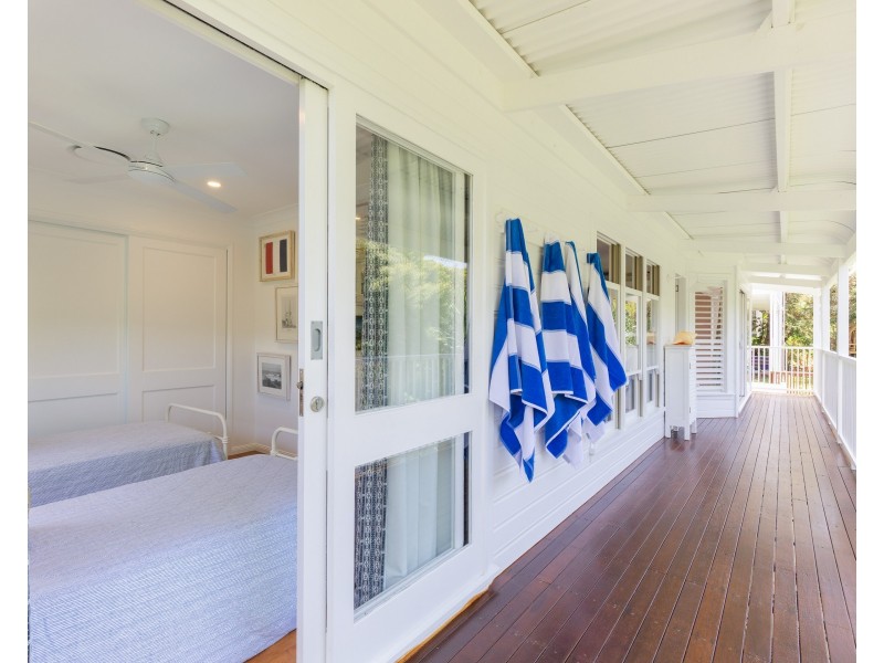 137 Dickson Way, Point Lookout QLD 4183