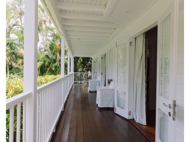 137 Dickson Way, Point Lookout QLD 4183