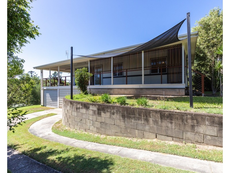 15 Galeen Street, Point Lookout QLD 4183