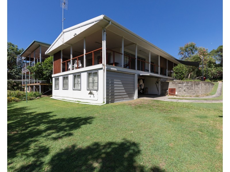 15 Galeen Street, Point Lookout QLD 4183