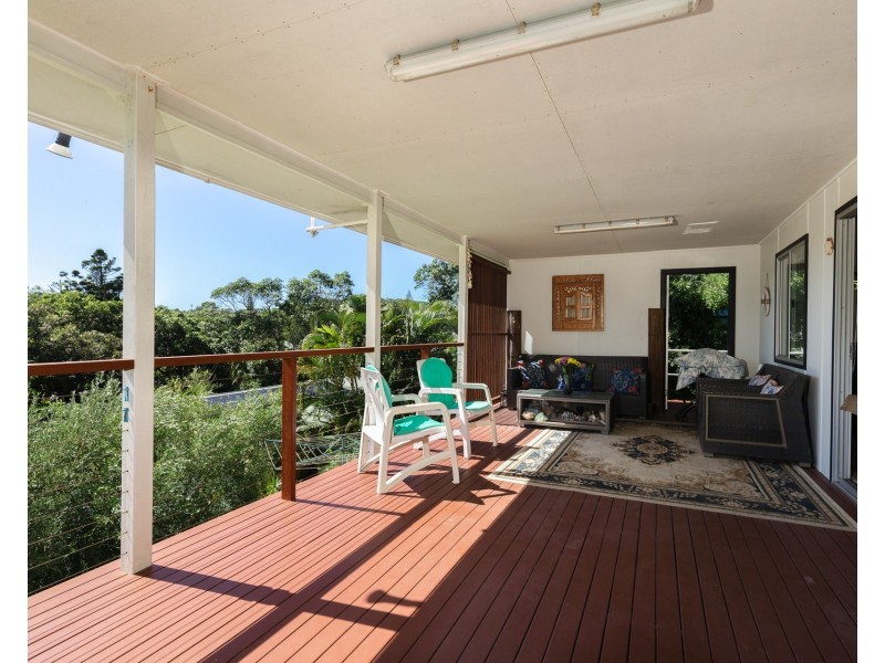 15 Galeen Street, Point Lookout QLD 4183