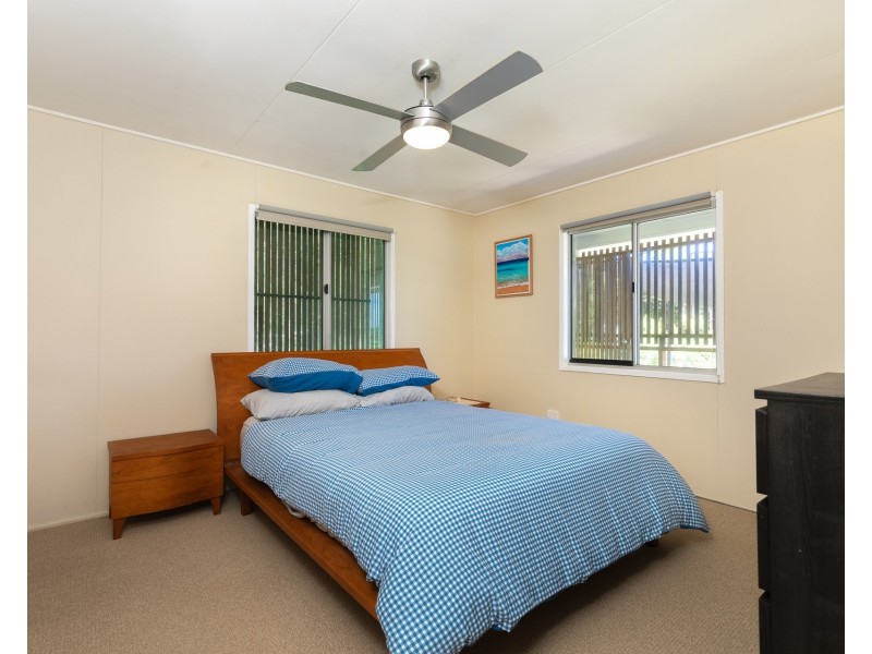 15 Galeen Street, Point Lookout QLD 4183