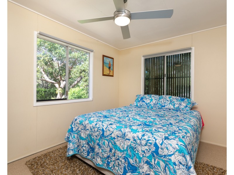 15 Galeen Street, Point Lookout QLD 4183