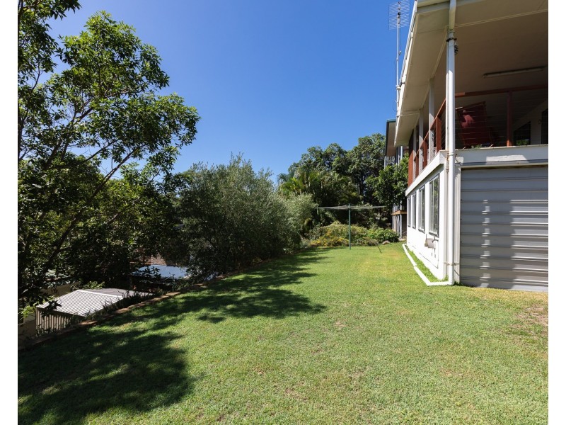 15 Galeen Street, Point Lookout QLD 4183