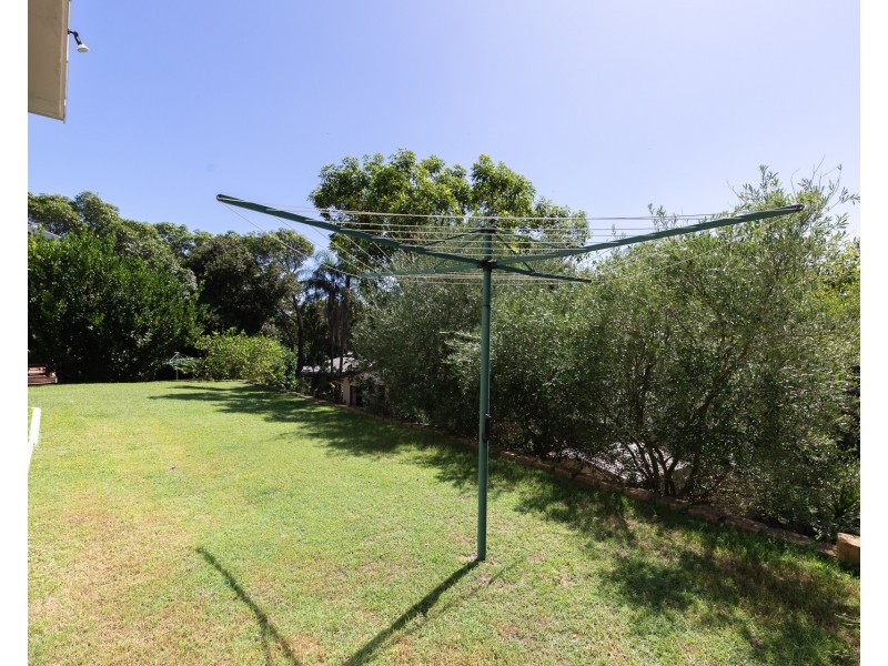 15 Galeen Street, Point Lookout QLD 4183