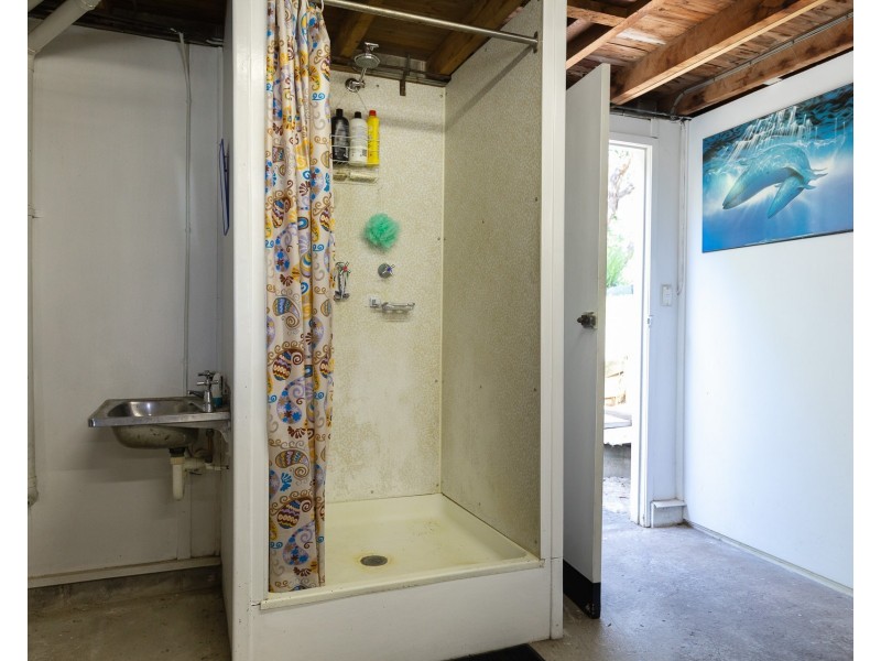 15 Galeen Street, Point Lookout QLD 4183