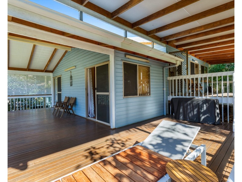 13 Samarinda Way, Point Lookout QLD 4183