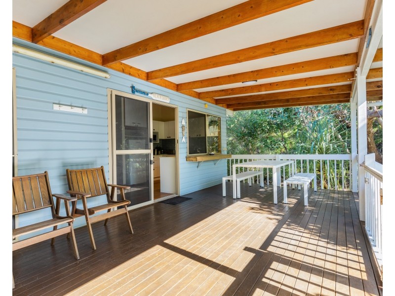 13 Samarinda Way, Point Lookout QLD 4183