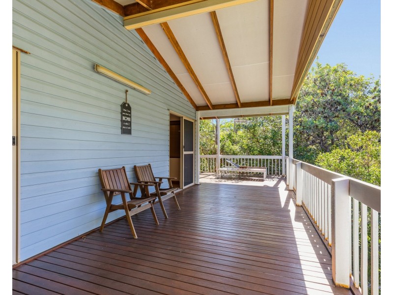13 Samarinda Way, Point Lookout QLD 4183