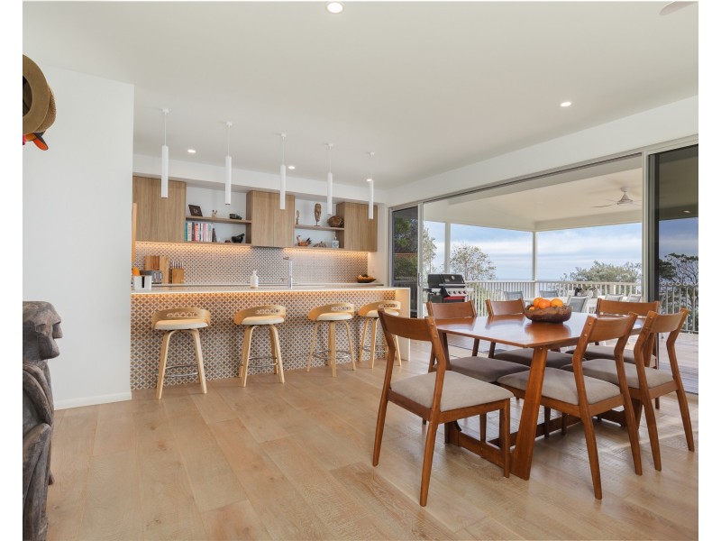 10A Cumming Parade, Point Lookout QLD 4183