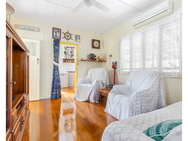 32 Petrie Street, Dunwich QLD 4183