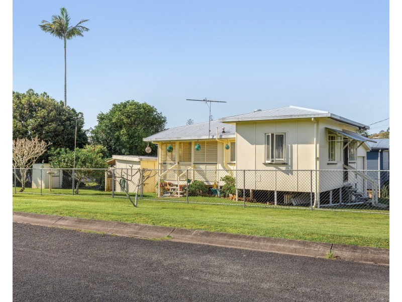 32 Petrie Street, Dunwich QLD 4183