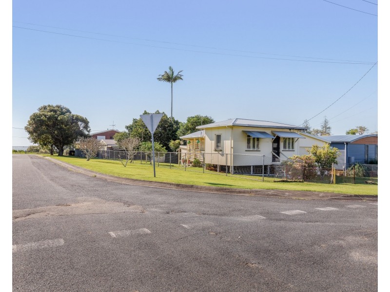32 Petrie Street, Dunwich QLD 4183