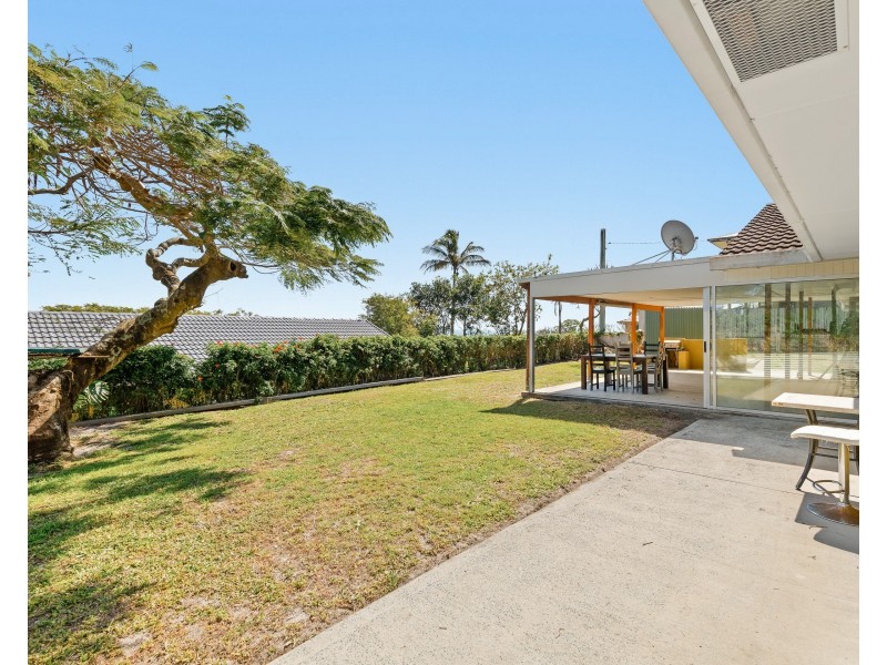 67 Rainbow Crescent, Dunwich QLD 4183
