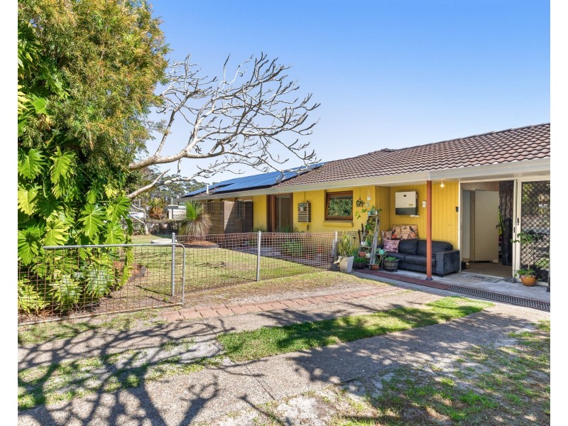 67 Rainbow Crescent, Dunwich QLD 4183