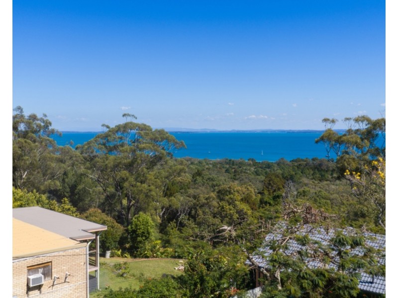 67 Rainbow Crescent, Dunwich QLD 4183