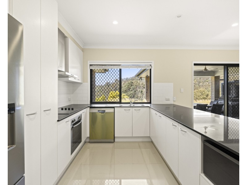 98 Hell Hole Creek Road, Preston QLD 4352