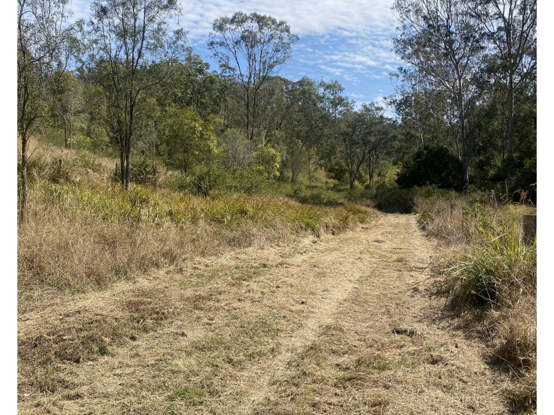 98 Hell Hole Creek Road, Preston QLD 4352