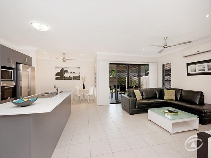 4 Scaglioni Street, Redlynch QLD 4870