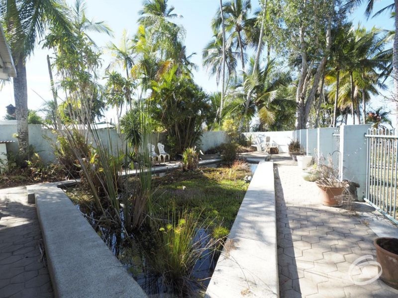 6 Coconut Street, Holloways Beach QLD 4878