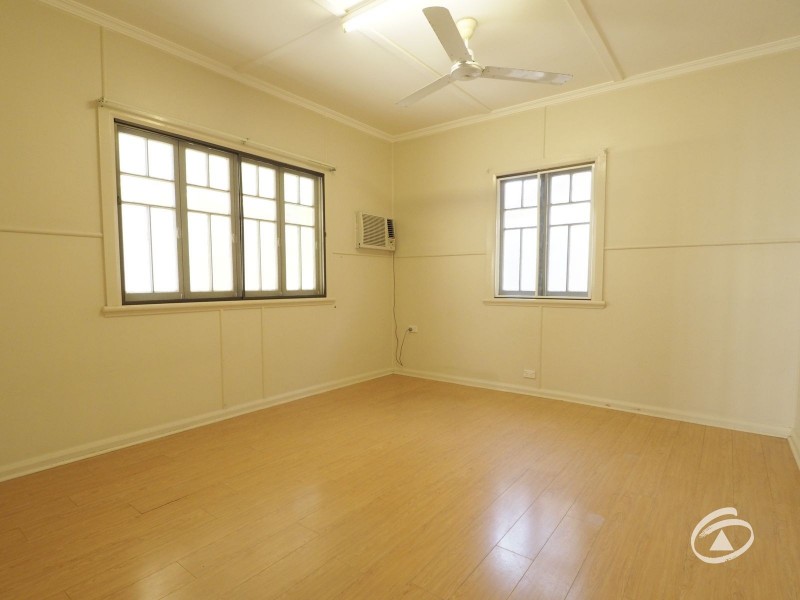 293 McLeod Street, Cairns North QLD 4870
