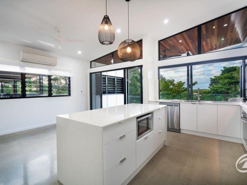 6A Diamond Close, Stratford QLD 4870