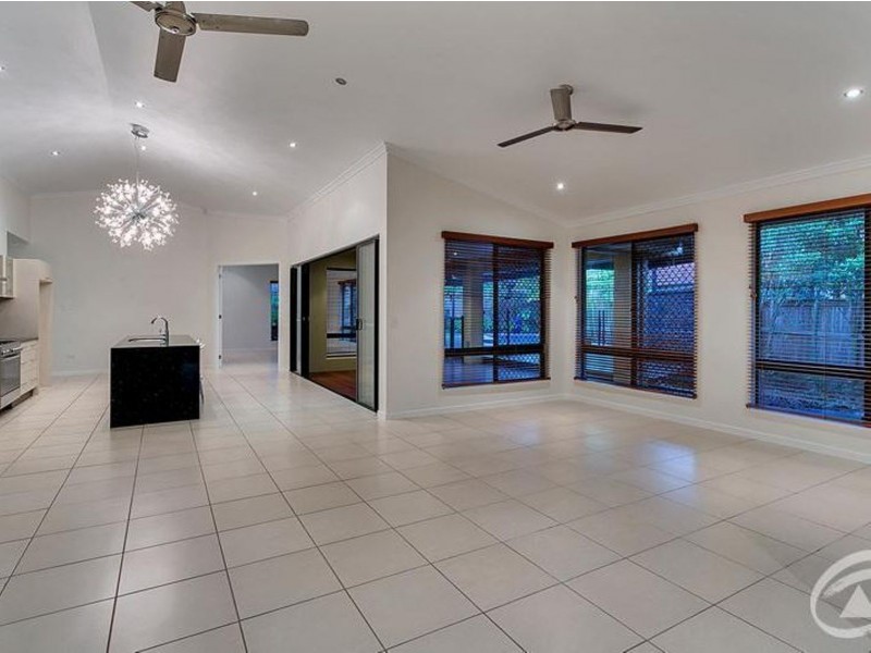 10 Bushlark Place, Smithfield QLD 4878