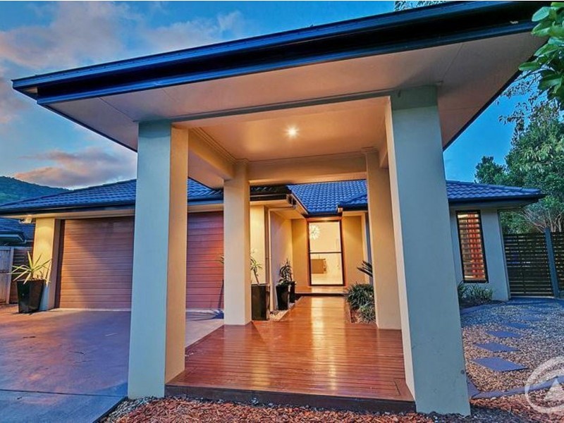 10 Bushlark Place, Smithfield QLD 4878