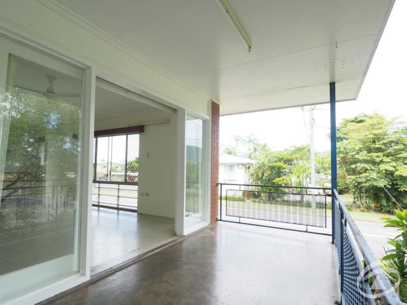 95 Mann Street, Westcourt QLD 4870