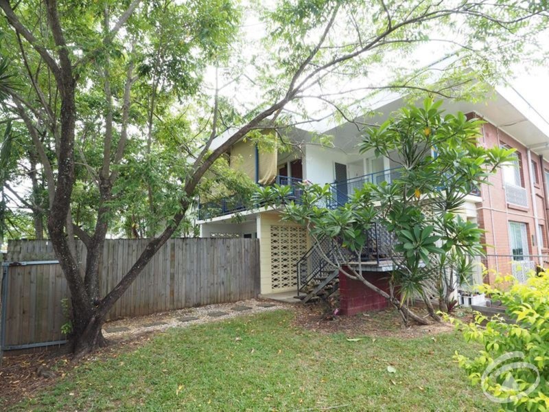 95 Mann Street, Westcourt QLD 4870