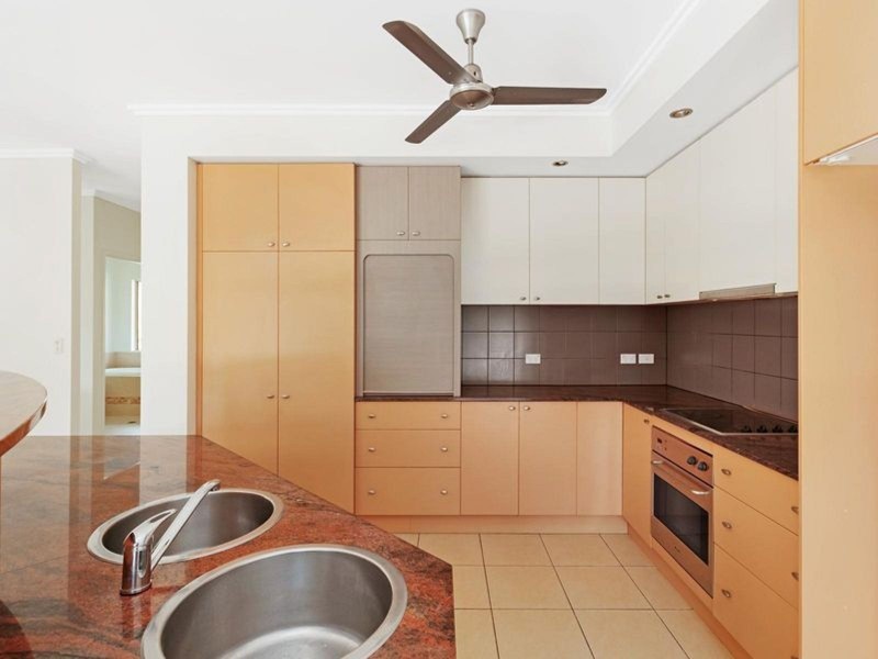 10 McColl Close, Redlynch QLD 4870